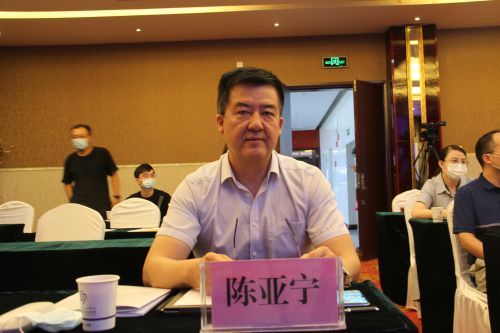 陈亚宁研究员与中国地质大学(北京)曹银贵教授还分别作了题为"中亚